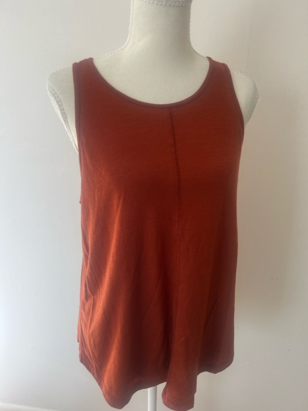 Mudd Women's lightweight flowy Rust Scoop Neck Tank, Size M